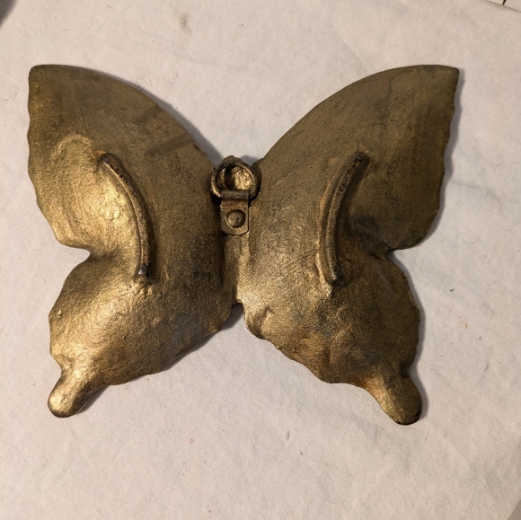 Brass/gold tone metal butterflies trinket dishes or wall decor - Picture 7 of 7